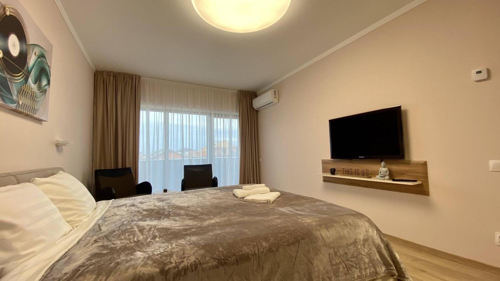 This Is Us Apartments Oradea Ngoại thất bức ảnh