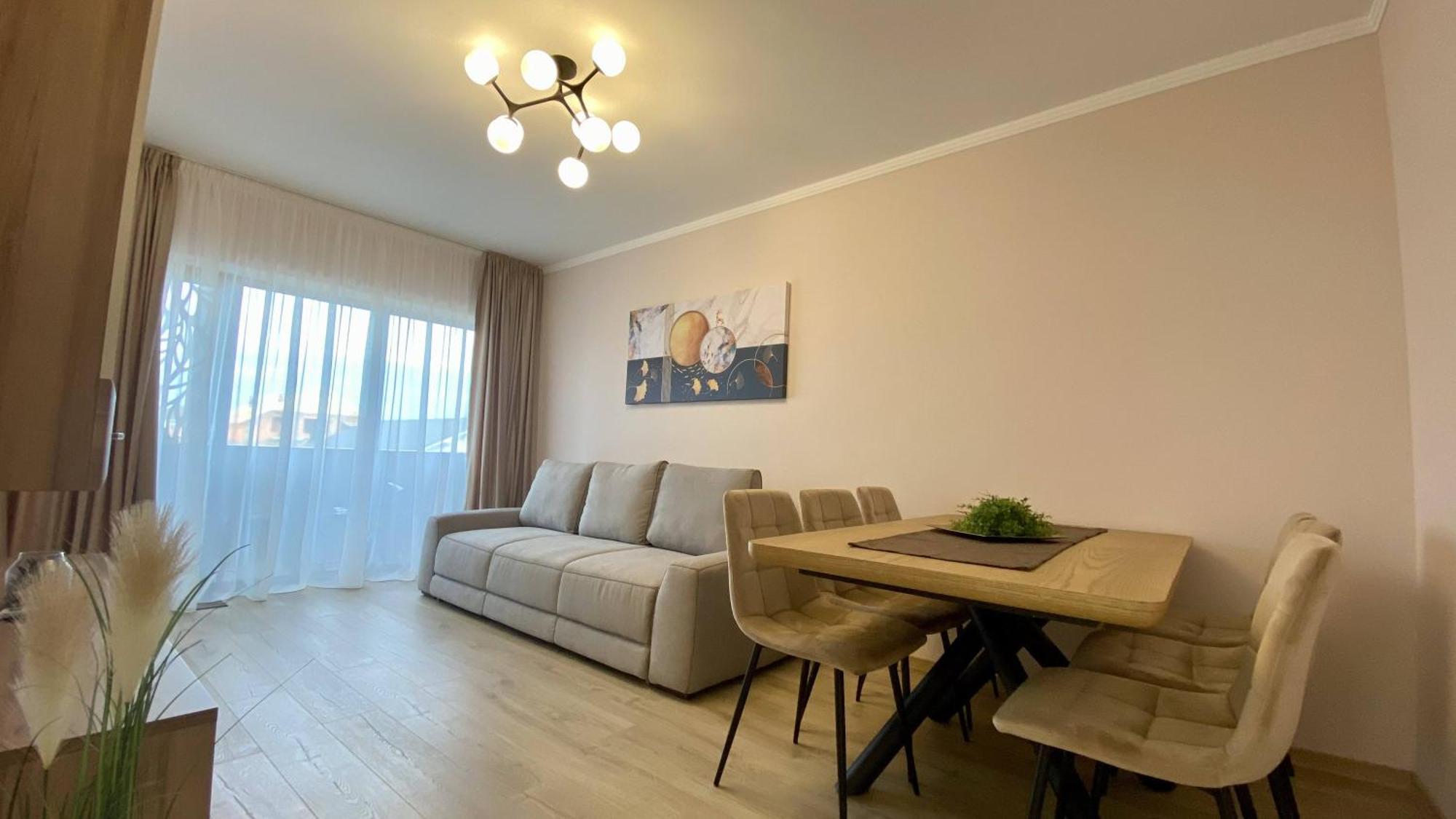 This Is Us Apartments Oradea Ngoại thất bức ảnh